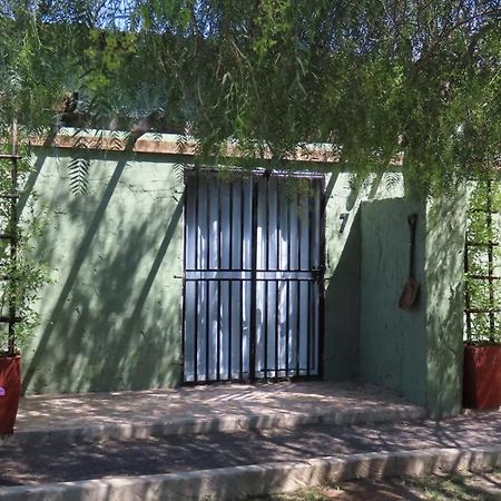 Die Windpomp Gastehuis Beaufort West Exteriör bild