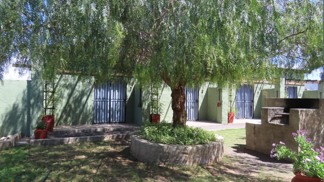 Die Windpomp Gastehuis Beaufort West Exteriör bild